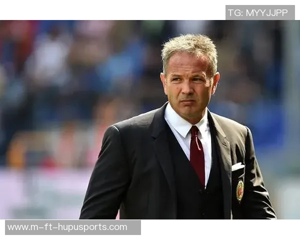 米兰全队冒雪训练备战,冬日坚韧显冠军风采 米兰全队冒雪训练备战,冬日坚韧显冠军风采