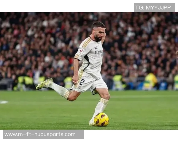 卡瓦哈尔与阿诺德亮相皇马今日训练,赫伊森与塞瓦略斯依旧缺席,皇马备战再度进入紧张状态 卡瓦哈尔与阿诺德亮相皇马今日训练,赫伊森与塞瓦略斯依旧缺席,皇马备战再度进入紧张状态